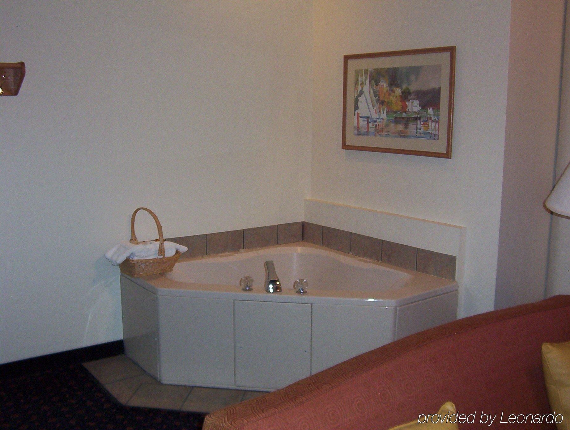 The Suites Hotel At Waterfront Plaza Duluth Rom bilde